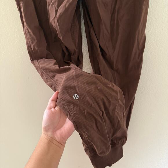 Lululemon Dance Studio Mid-Rise Jogger Roasted Brown SZ 6 - Picture 7 of 7